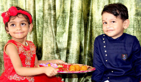 Rakhi000